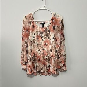 Chic Floral Blouse with Smocked Detail